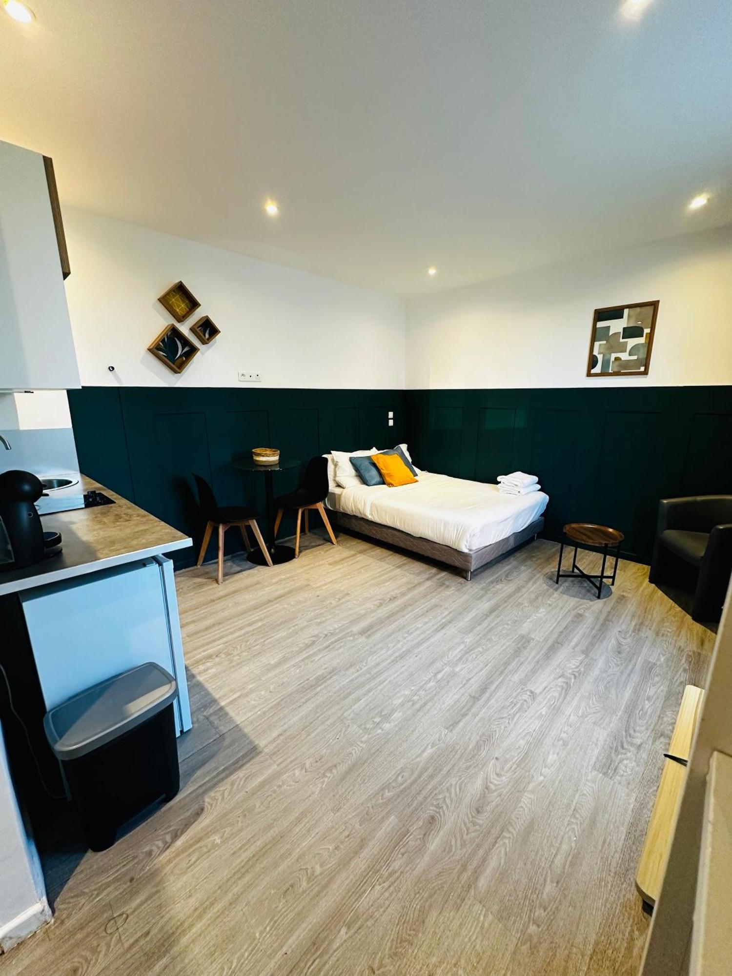 Btobed - Location Professionnelle - 2 Studios Confort - Proche Parc Des Expos Et Stade De France Ле-Бурже Экстерьер фото