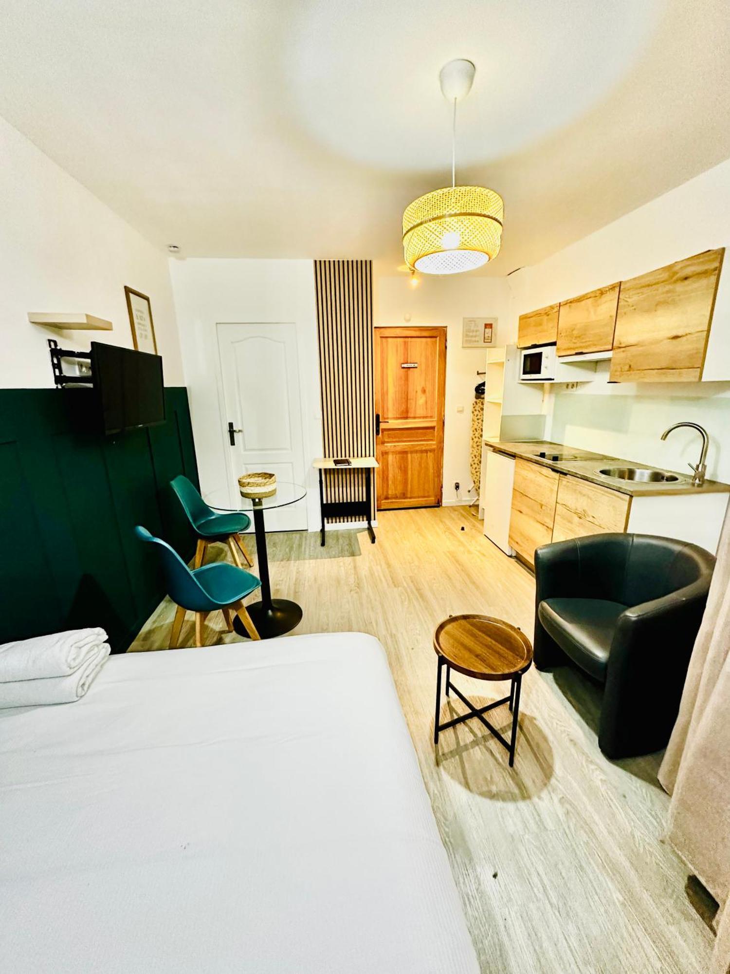 Btobed - Location Professionnelle - 2 Studios Confort - Proche Parc Des Expos Et Stade De France Ле-Бурже Экстерьер фото